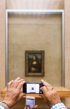 Leonardo Da Vinci'nin Mona Lisa adlı Louvre Museumn