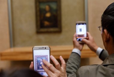 Leonardo Da Vinci'nin Mona Lisa adlı Louvre Museumn