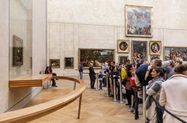 Leonardo Da Vinci'nin Mona Lisa adlı Louvre Museumn