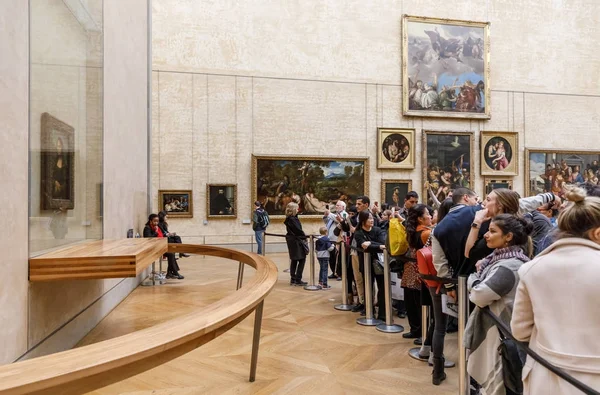 La Joconde de Léonard de Vinci au Musée du Louvre — Photo