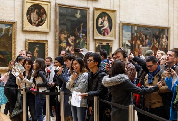 La Joconde de Léonard de Vinci au Musée du Louvre — Photo