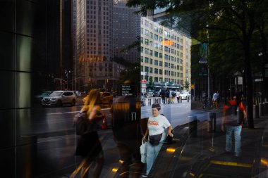 Işıklar, gölgeler ve NYC sokaklarında üzerine düşünceler