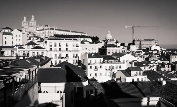 Lizbon şehir manzarası Alfama adlı