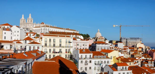 Lizbon şehir manzarası Alfama adlı