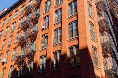 Dumbo, Brooklyn kaçış Yangın merdivenler