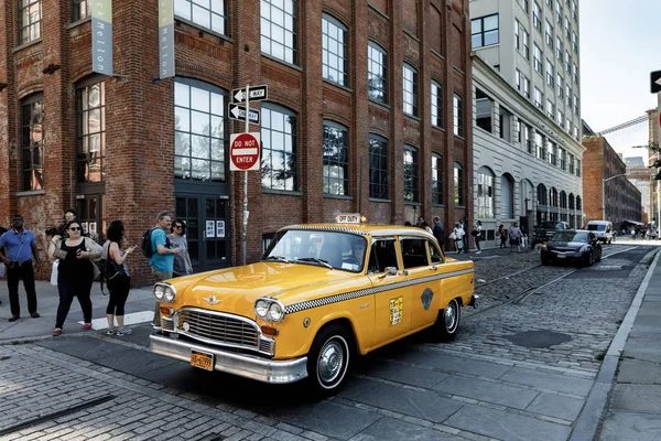 Checker Marathon taxi car en Brooklyn —  Fotos de Stock
