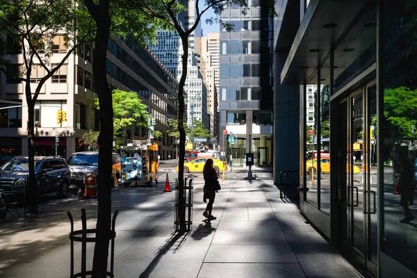 Світла і тіні на Лексінгтон Ave в Нью-Йорку — стокове фото