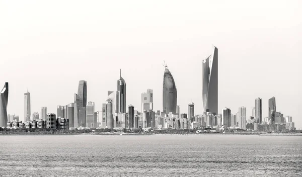 Côte et horizon du Koweït — Photo