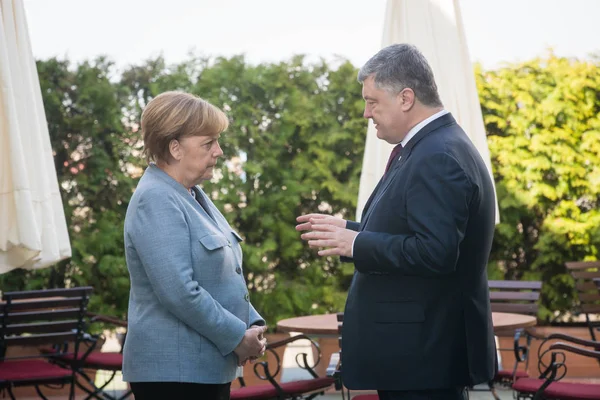 Angela Merkel e Petro Poroshenko — Foto Stock