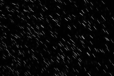 Siyah arkaplanda su damlaları