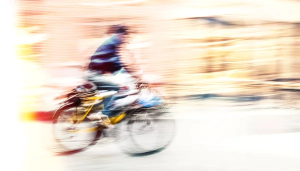 Cyclist in motion blur — Stock Photo, Image