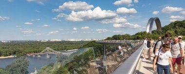Ukrayna, Kyiv 'deki yaya-bisiklet köprüsü