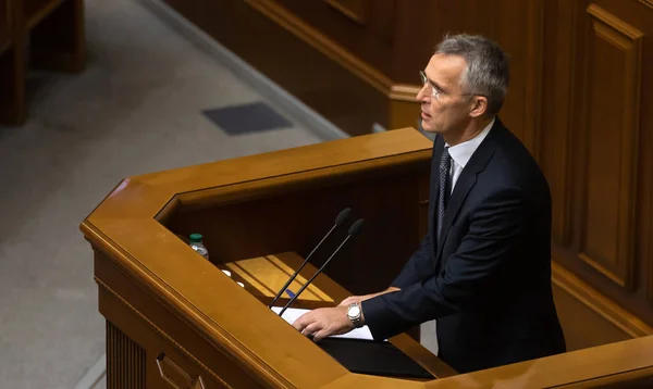 Jens Stoltenberg i Ukrainas parlament — Stockfoto