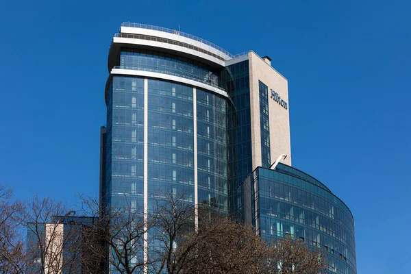 Hilton Kiev glasbyggnad — Stockfoto