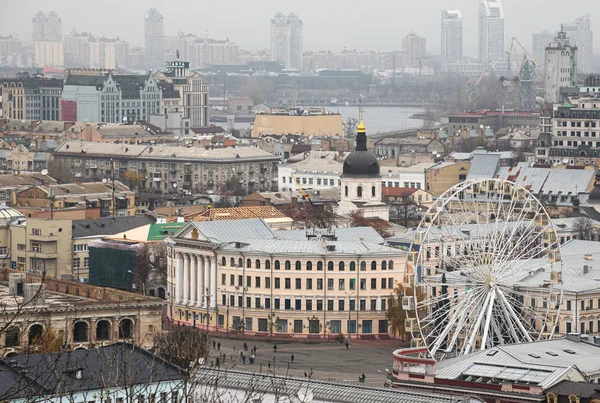 Paisaje urbano del distrito de Podol en Kiev — Foto de Stock