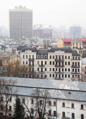 Yaşlı Kyiv 'in çatıları