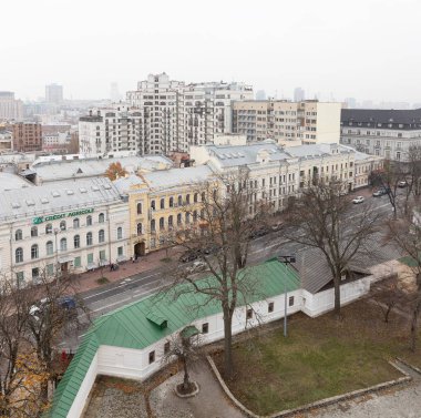 Yaşlı Kyiv 'in çatıları