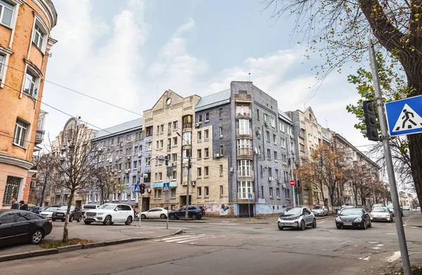 Calles y edificios de la antigua Kiev . — Foto de Stock