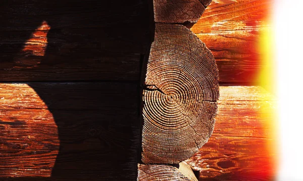 Dřevěná stěna z klád — Stock fotografie