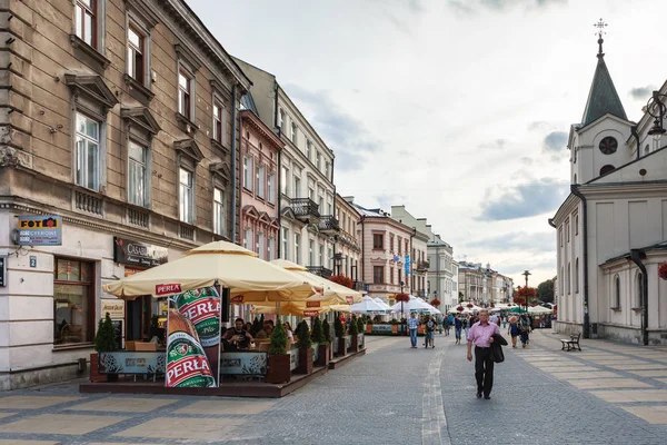 Gator och arkitektur i den gamla staden Lublin — Stockfoto