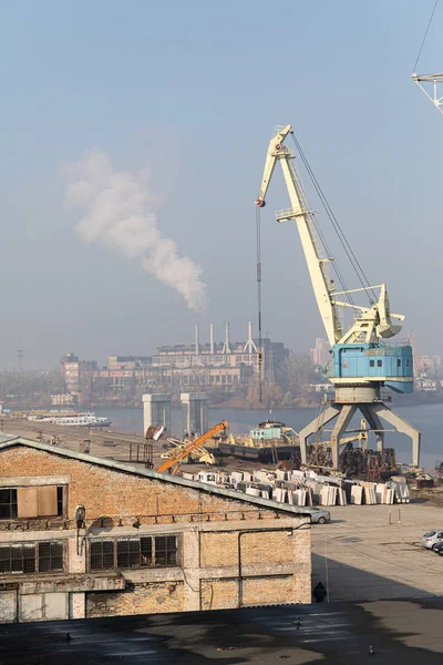 乌克兰基辅 2018年11月10日 普迪尔区基辅工业区 第聂伯河和河口从斜拉桥观看 — 图库照片