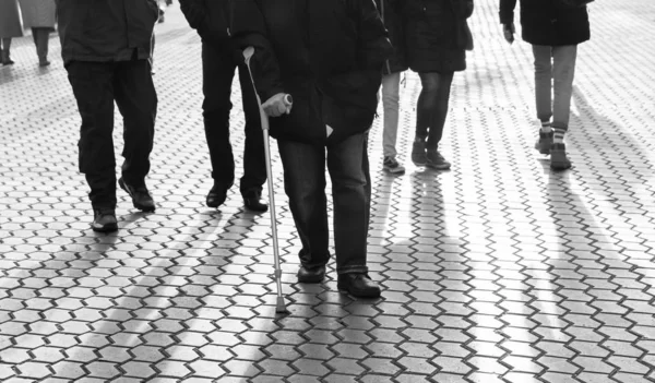 Kyiv Ucrania Noviembre 2018 Luz Sombras Kiev Siluetas Personas Caminando —  Fotos de Stock