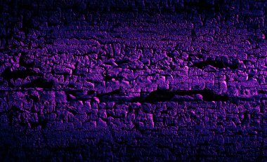 Ahşap bir kapı yüzeyindeki çatlak boya dokusu. Moda neon renklerinde resim.