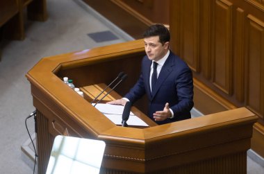 Kyiv, Ukrayna - Mar. 04, 2020: Ukraynalı Verkhovna Rada 'nın oturumu sırasında Ukrayna Devlet Başkanı Volodymyr Zelensky