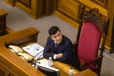 Kyiv, Ukrayna - Mar. 04, 2020: Ukraynalı Verkhovna Rada 'nın oturumu sırasında Ukrayna Devlet Başkanı Volodymyr Zelensky