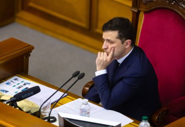 Kyiv, Ukrayna - Mar. 04, 2020: Ukraynalı Verkhovna Rada 'nın oturumu sırasında Ukrayna Devlet Başkanı Volodymyr Zelensky