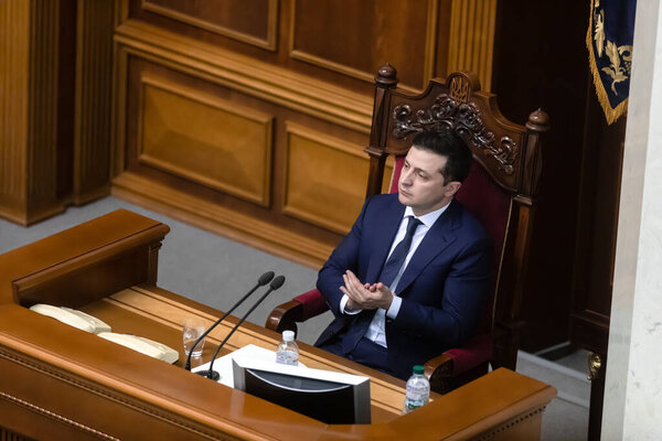 КИЕВ, Украина - Мар. 04, 2020: Президент Украины Владимир Зеленский во время сессии Верховной Рады Украины
