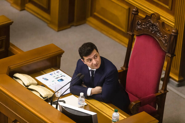 КИЕВ, Украина - Мар. 04, 2020: Президент Украины Владимир Зеленский во время сессии Верховной Рады Украины
