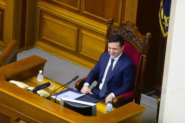 КИЕВ, Украина - Мар. 04, 2020: Президент Украины Владимир Зеленский во время сессии Верховной Рады Украины
