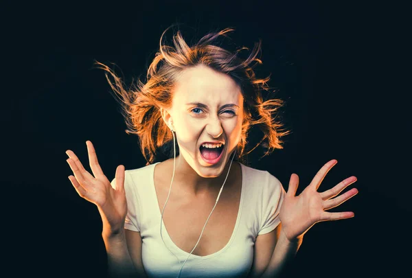 Hermosa Mujer Escuchando Música Atractiva Mujer Feliz Sonriente Bailando Escuchando — Foto de Stock