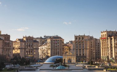 Kyiv, Ukrayna - Mar. 24, 2020: Meydan Nezalezhnosti 'nin Panorama manzarası, Kyiv' deki Bağımsızlık Meydanı