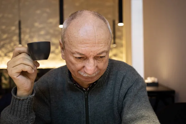 Retrato Velho Cansado Com Uma Xícara Café Café — Fotografia de Stock