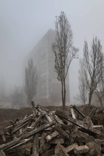 Foggy Matin Automne Dans Ville Concept Écologique Brouillard Profond Dans — Photo