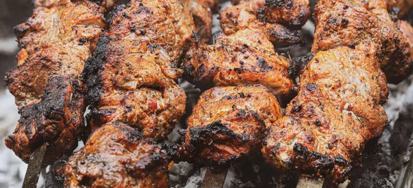 Carne Pinchos Shashlik Marinados Preparándose Una Parrilla Barbacoa Sobre Carbón — Foto de Stock