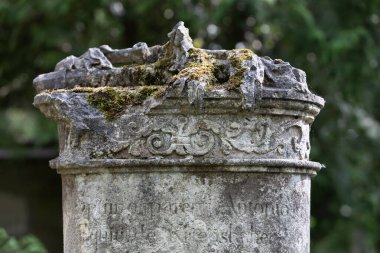 Ukrayna, Lviv 'deki Ulusal Anıt Müzesi Lychakiv Mezarlığı. Lychakivsky mezarlığında eski bir heykel.