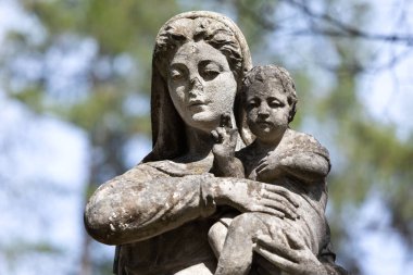 Ukrayna, Lviv 'deki Ulusal Anıt Müzesi Lychakiv Mezarlığı. Lychakivsky mezarlığında eski bir heykel.