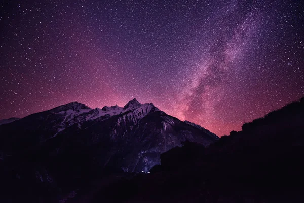 Zengin Nepal dağlar gökte yıldız