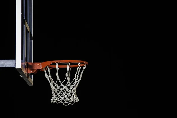 Rode basketbal hoepel geïsoleerd op zwart. Basketbal ring. Met kopie ruimte. — Stockfoto