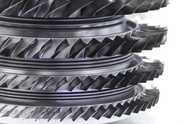 Türbin motoru. Havacılık teknolojileri. Uçak jet motoru ayrıntılı olarak fuar. Tonda mavi.