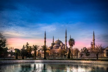Sultanahmet Camii İstanbul'daki Sultanahmet Camii, Türkiye, gün batımında Sultan Camii'nin dış görünümü
