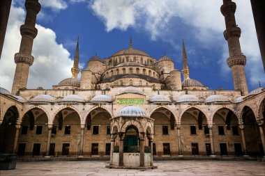 İstanbul Sultanahmet Sultanahmet , Sultan Ahmet Camii mavi gökyüzünde