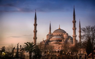 Sultanahmet Camii İstanbul'daki Sultanahmet Camii, Türkiye, gün batımında Sultan Camii'nin dış görünümü