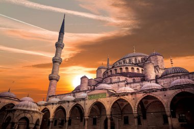 Sultanahmet Camii İstanbul'daki Sultanahmet Camii, Türkiye, gün batımında Sultan Camii'nin dış görünümü