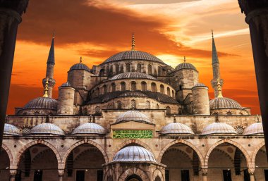 Sultanahmet Camii İstanbul'daki Sultanahmet Camii, Türkiye, gün batımında Sultan Camii'nin dış görünümü