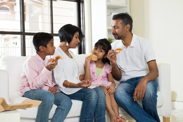 Famiglia indiana felice — Foto Stock