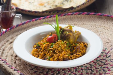 Kabsa kızarmış şehriye